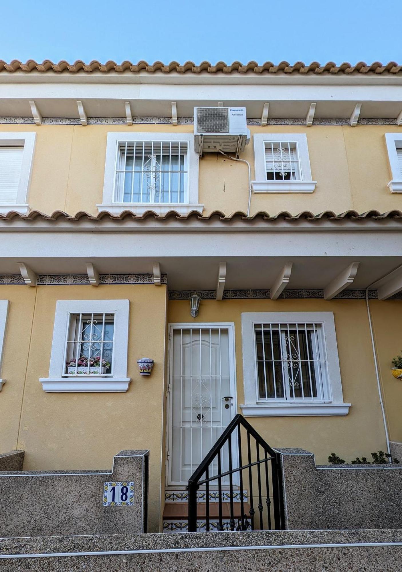 2 Bedroom Algorfa Townhouse With Pool Castillo de Montemar المظهر الخارجي الصورة