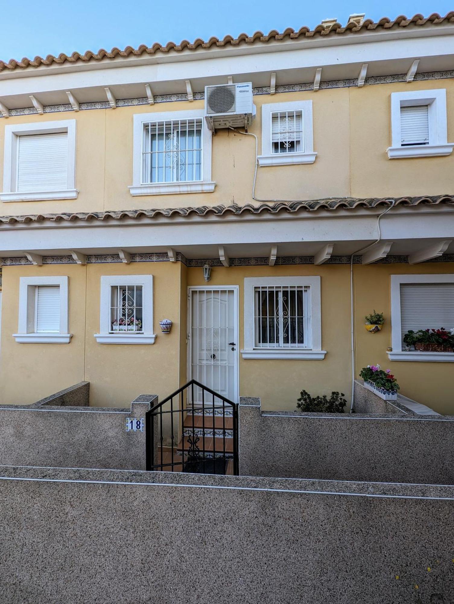 2 Bedroom Algorfa Townhouse With Pool Castillo de Montemar المظهر الخارجي الصورة